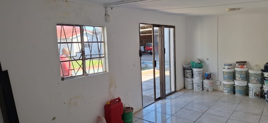 Commercial Property for Sale in Cove Ridge East Eastern Cape